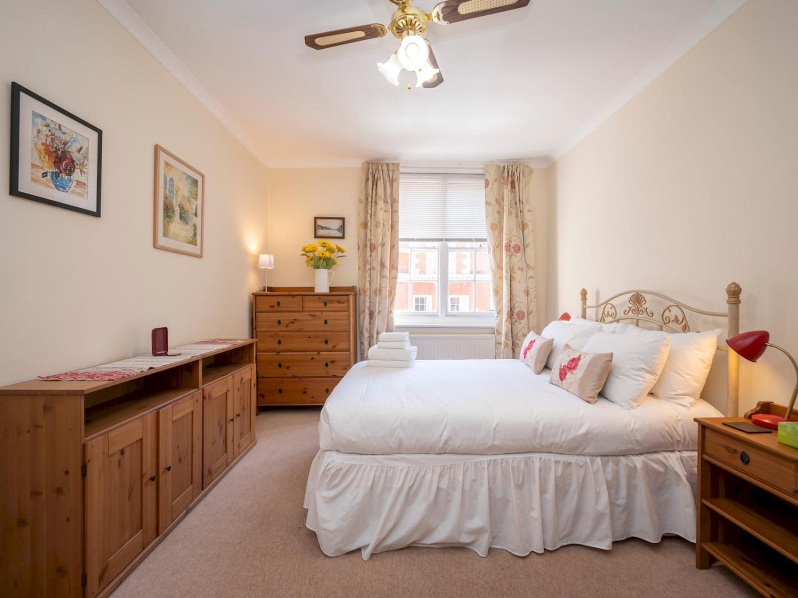 Appartement Elegant Bloomsbury Flat In Historic Pass The Keys Londen